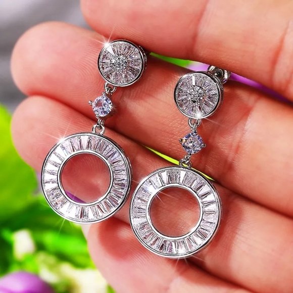 Cute Dangle Circle Diamond Party Earrings - Picture 3 of 3